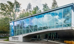 Museo Vabamu delle Occupazioni e Libertà: Salta coda- Tallinn