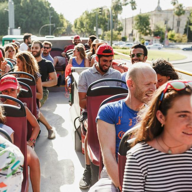 Immagine cover di City Sightseeing Budapest: Bus Hop-On Hop-Off + Tour in barca + Tour a piedi