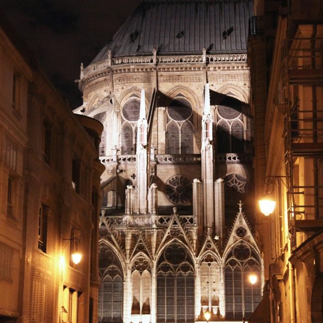 Immagine cover di Il cuore oscuro di Parigi: Tour notturno di fantasmi e misteri