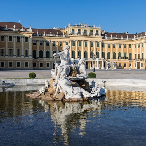 Immagine principale di Castello e giardini di Schönbrunn: Visita guidata con ingresso rapido
