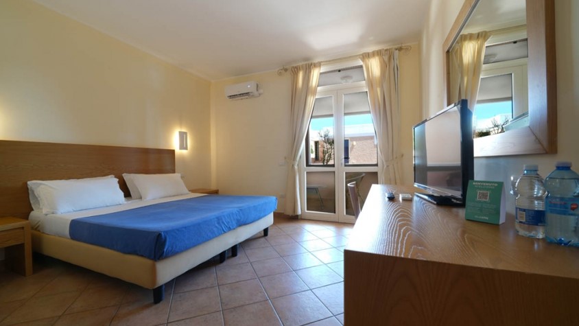 CLUB ESSE ROCCARUJA****