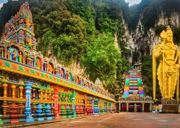 MALESIA TRA ALTOPIANI, FORESTA E MARE CRISTALLINO